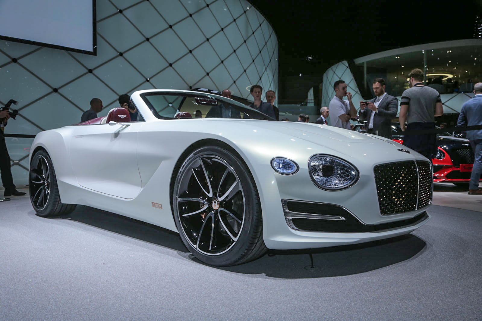 Bentley Elektrikli Araç Çıkartacak! Ne Zaman Üretilecek?