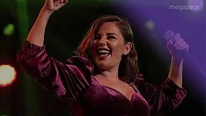 merve özbey konser