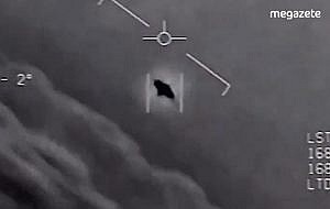 Pentagon yakaladığı Ufo görüntülerini paylaştı!