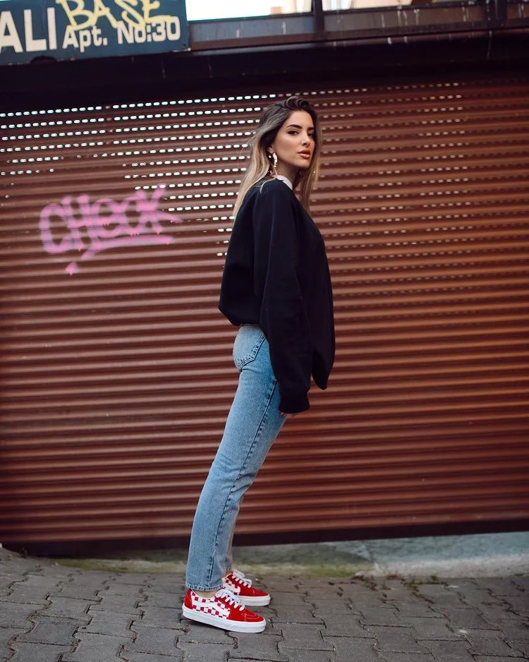 Ala Tokel Kaç Yaşında?